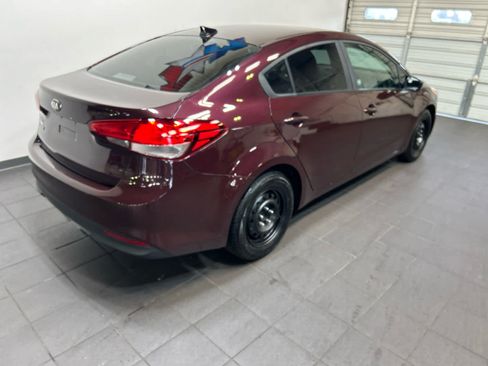 Used 2018 Kia Forte LX FWD image 3