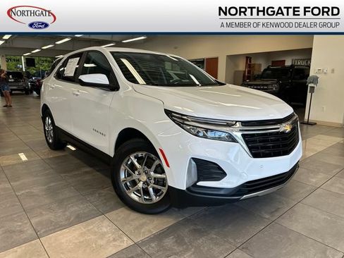 Used 2024 Chevrolet Equinox LT w/ LPO, Floor Liner Package FWD image 1