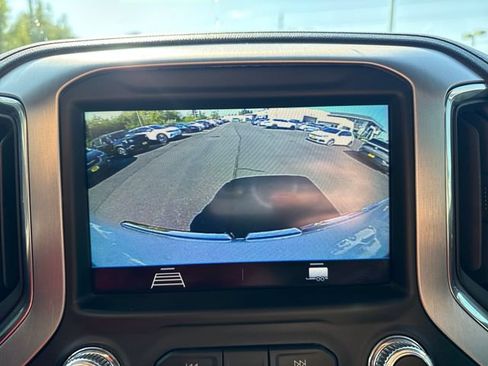 Used 2022 GMC Sierra 1500 SLE AWD/4WD image 18