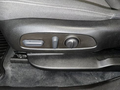 Certified 2023 Chevrolet Traverse LT image 3