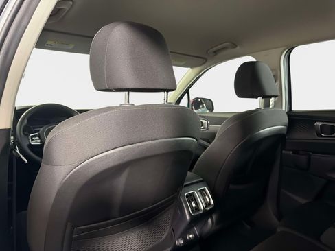 Used 2023 Kia Sorento LX FWD image 31