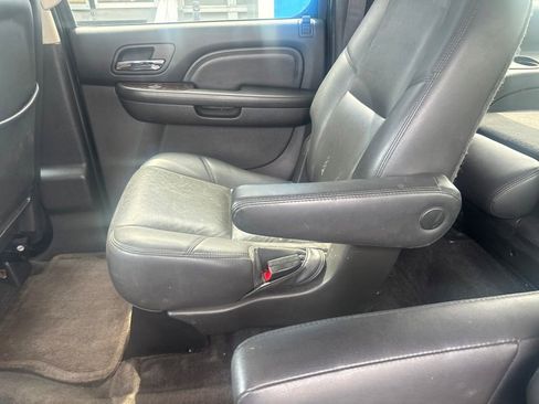 Used 2013 GMC Yukon XL Denali RWD image 12