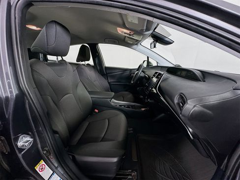 Certified 2021 Toyota Prius LE image 25