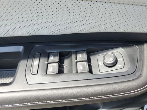 New 2026 Volkswagen Atlas Cross Sport SEL Premium R-Line image 24