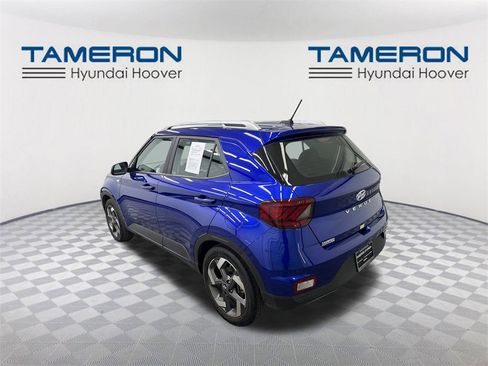 Used 2025 Hyundai Venue Limited image 3