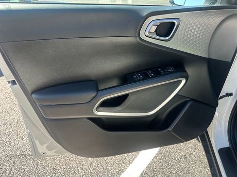 Used 2024 Kia Soul LX w/ Option Group 015 FWD image 22