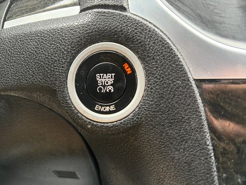 Used 2016 Chrysler 300 C AWD/4WD image 29