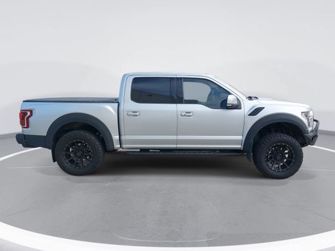 Used 2018 Ford F150 Raptor w/ Equipment Group 802A Luxury image 4