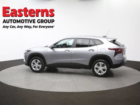 Used 2024 Chevrolet Trax LS FWD image 60