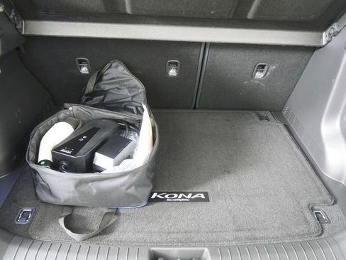 Used 2023 Hyundai Kona Limited FWD image 16