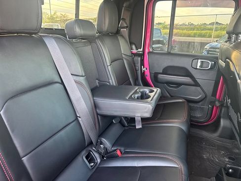 Used 2024 Jeep Gladiator Rubicon w/ Technology Group AWD/4WD image 22