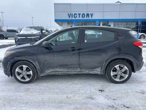 Used 2018 Honda HR-V LX image 8