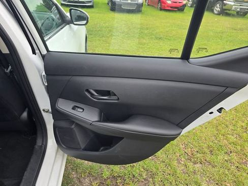 Used 2024 Nissan Sentra SV FWD image 31