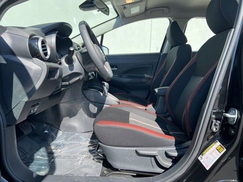 New 2025 Nissan Versa SR w/ Trunk Package image 10