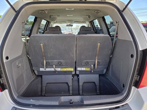 Used 2010 Kia Sedona LX FWD image 39