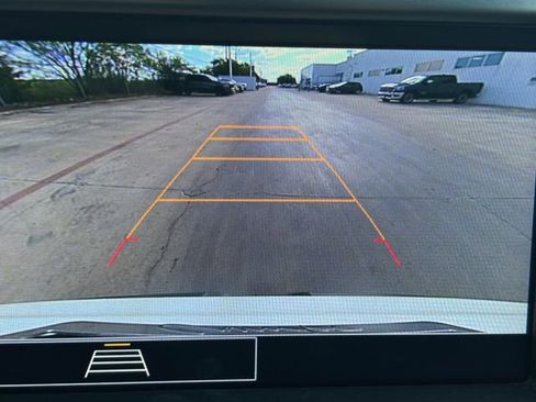 Used 2023 GMC Acadia SLE FWD image 11