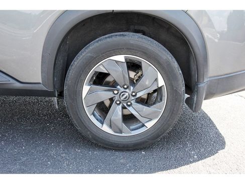 Used 2024 Nissan Rogue SV w/ SV Premium Package FWD image 33
