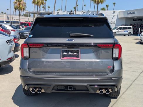 Used 2025 Ford Explorer ST AWD/4WD image 7