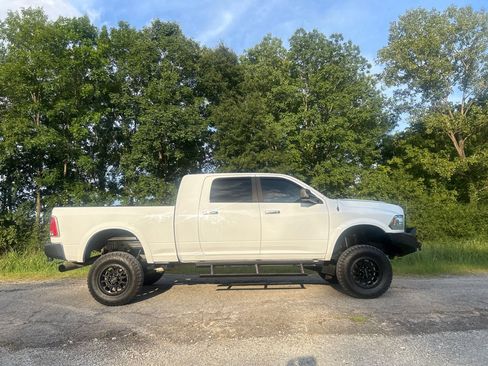 Used 2015 RAM 2500 Laramie AWD/4WD image 6