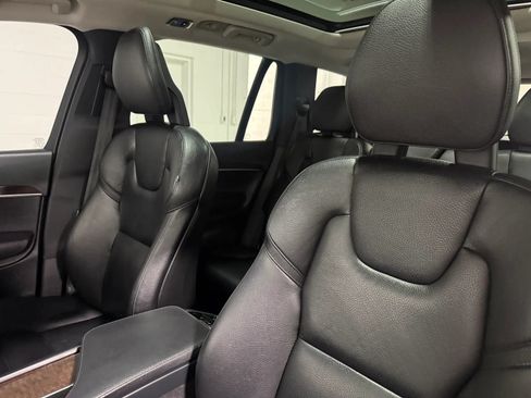 Used 2016 Volvo XC90 T6 Momentum w/ Momentum Plus Package AWD/4WD image 17