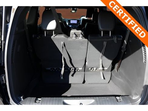 Used 2025 Chrysler Pacifica Limited image 18