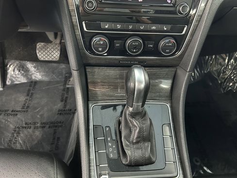 Used 2016 Volkswagen Passat 1.8T SE image 9