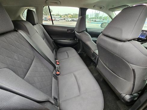 Used 2022 Toyota Corolla Cross LE FWD image 11