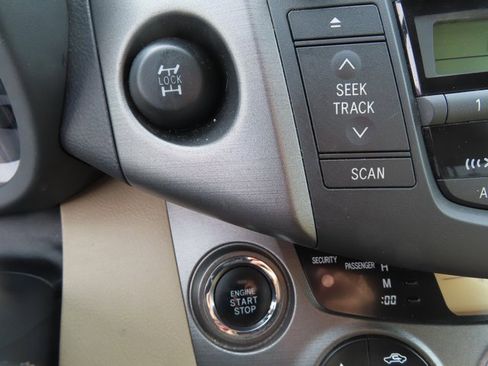 Used 2011 Toyota RAV4 Limited image 24