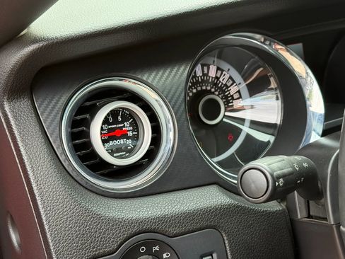 Used 2013 Ford Mustang GT Premium RWD image 35