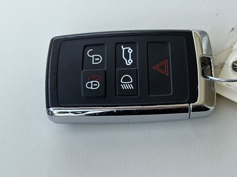 Used 2024 Land Rover Range Rover SE AWD/4WD image 36