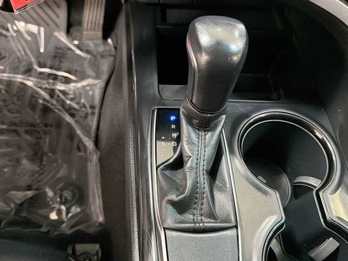 Used 2018 Toyota Camry SE FWD image 21
