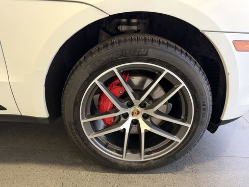 Certified 2023 Porsche Macan S image 13