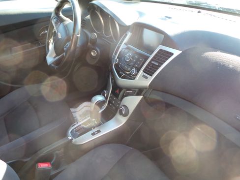 Used 2014 Chevrolet Cruze LT image 26