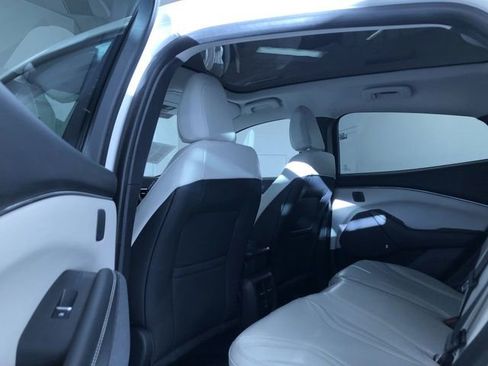 Used 2021 Ford Mustang Mach-E Premium image 20