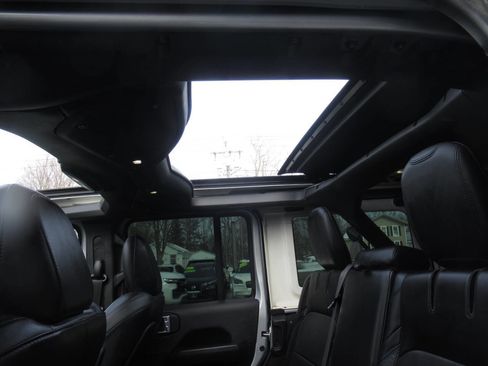 Used 2024 Jeep Wrangler High Altitude image 38