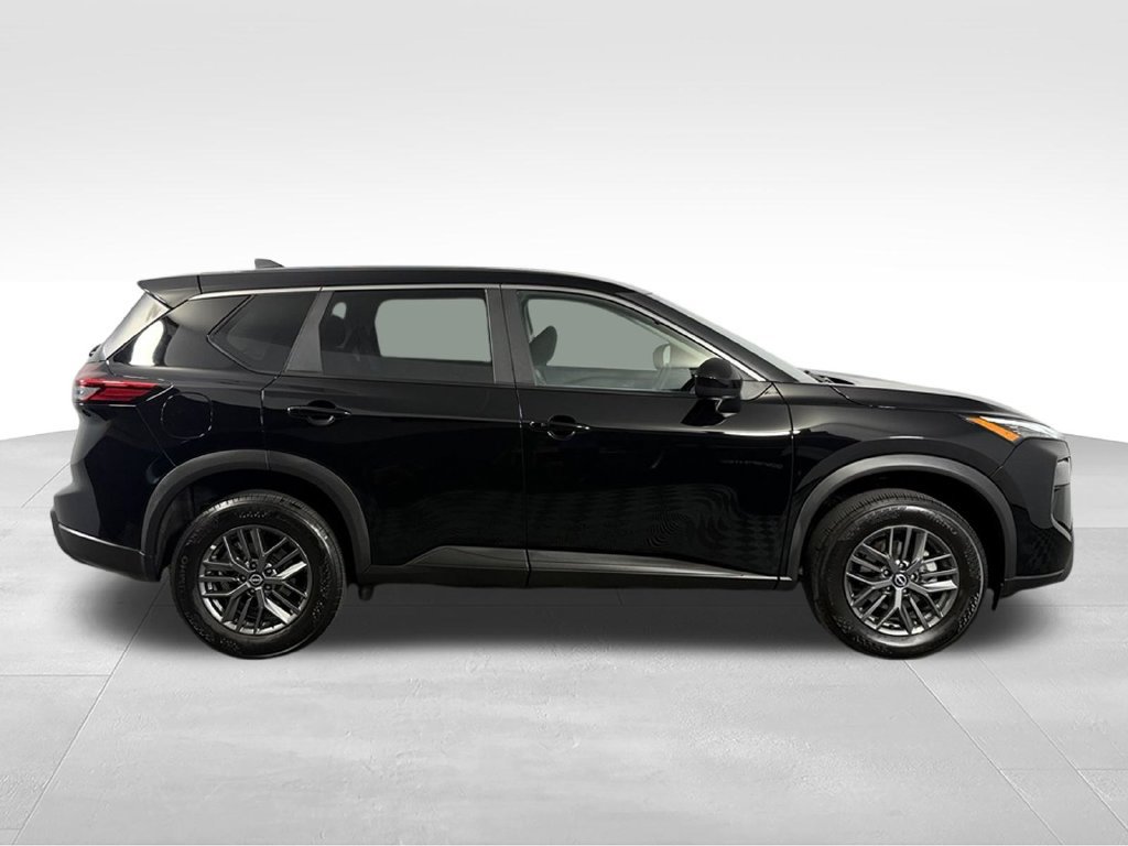Used 2026 Nissan Rogue SV FWD image 5