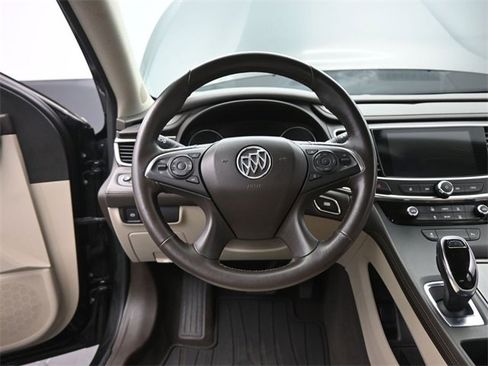 Used 2017 Buick LaCrosse Preferred image 27