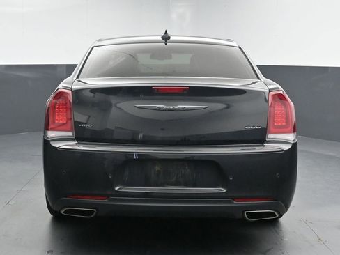 Used 2022 Chrysler 300 Touring L w/ Comfort Group AWD/4WD image 8