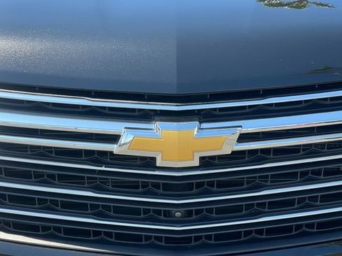 Used 2023 Chevrolet Traverse LT image 38