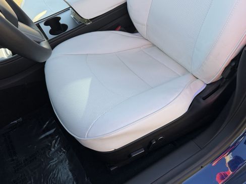 Used 2022 Tesla Model 3 Standard Range image 10