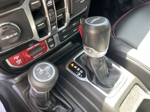 Used 2024 Jeep Gladiator Rubicon AWD/4WD image 20