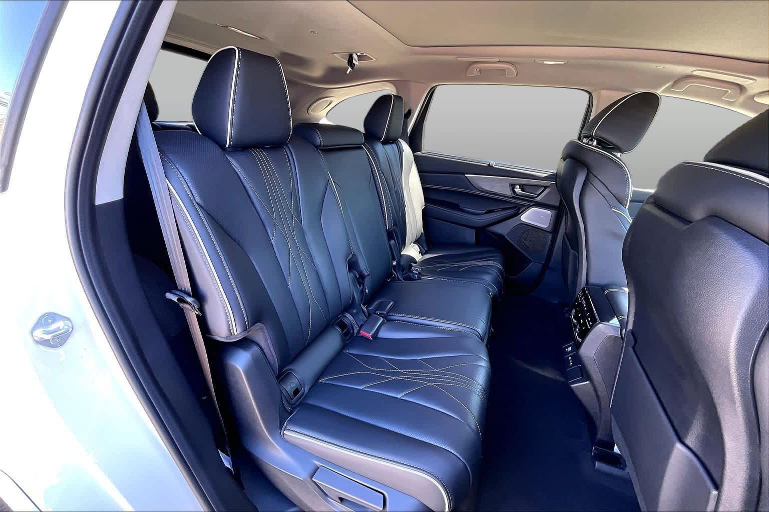 Used 2026 Acura MDX w/ Advance Package AWD/4WD image 19
