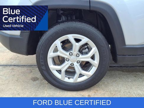 Used 2024 Jeep Compass Latitude AWD/4WD image 9