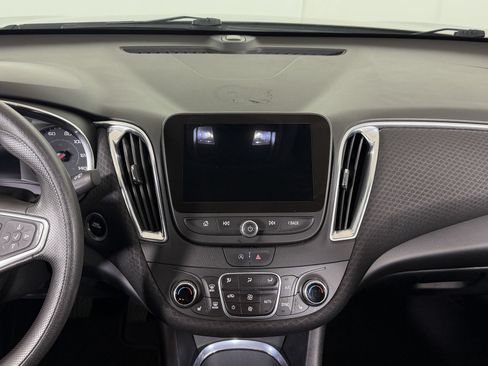 Used 2020 Chevrolet Malibu LT FWD image 12