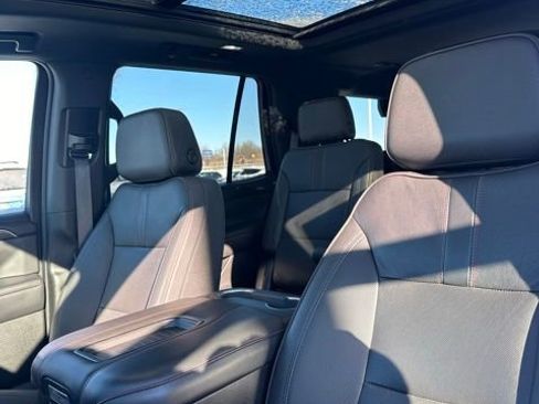 Used 2022 Chevrolet Tahoe RST w/ Luxury Package image 40