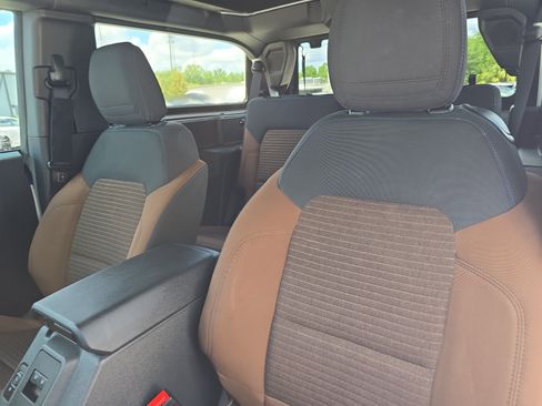 Used 2023 Ford Bronco Outer Banks w/ Sasquatch Package AWD/4WD image 17