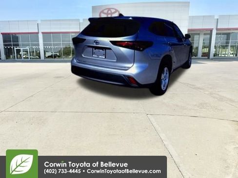 Used 2024 Toyota Highlander LE image 14