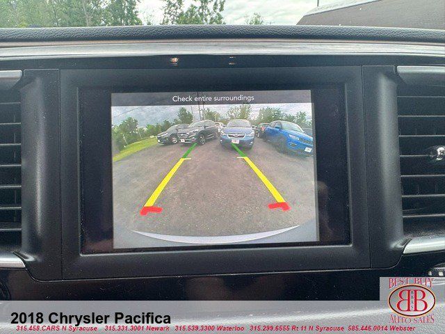 Used 2018 Chrysler Pacifica Touring-L FWD image 10