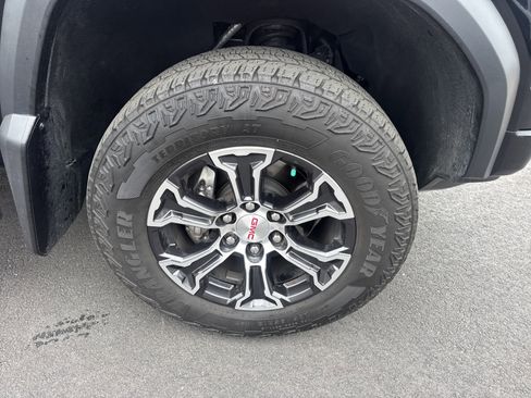 Used 2024 GMC Canyon AT4 w/ AT4 Premium Package image 12