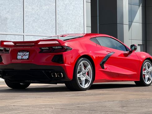 Used 2022 Chevrolet Corvette Stingray Preferred Cpe w/ Z51 Performance Package image 4